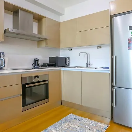 Apartment Business-Friendly Residence With Pool In Fikirtepe