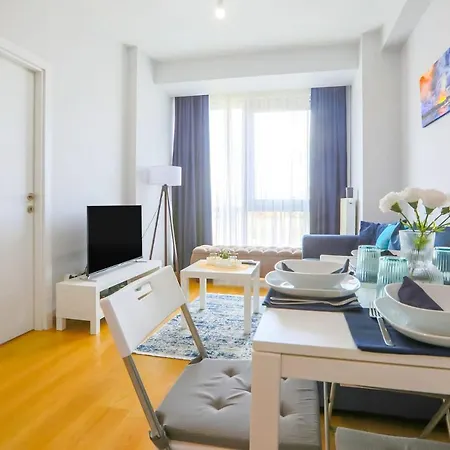 Business-Friendly Residence With Pool In Fikirtepe Apartment Istanbul