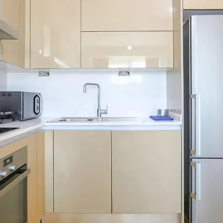 Business-Friendly Residence With Pool In Fikirtepe *