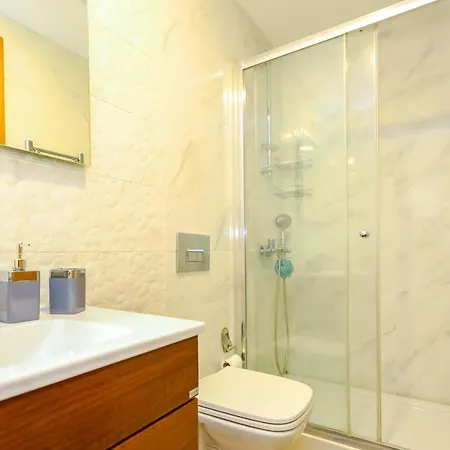 Business-Friendly Residence With Pool In Fikirtepe Apartment *