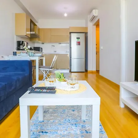 아파트 Business-Friendly Residence With Pool In Fikirtepe *